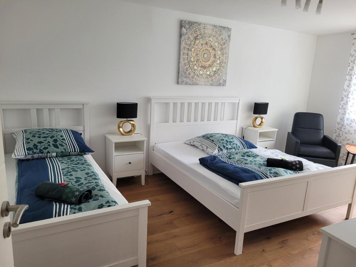 Ferienwohnung Anna Oftersheim Schwetzingen Hockenheim 3 Zimmer Mit Balkon Exterior foto